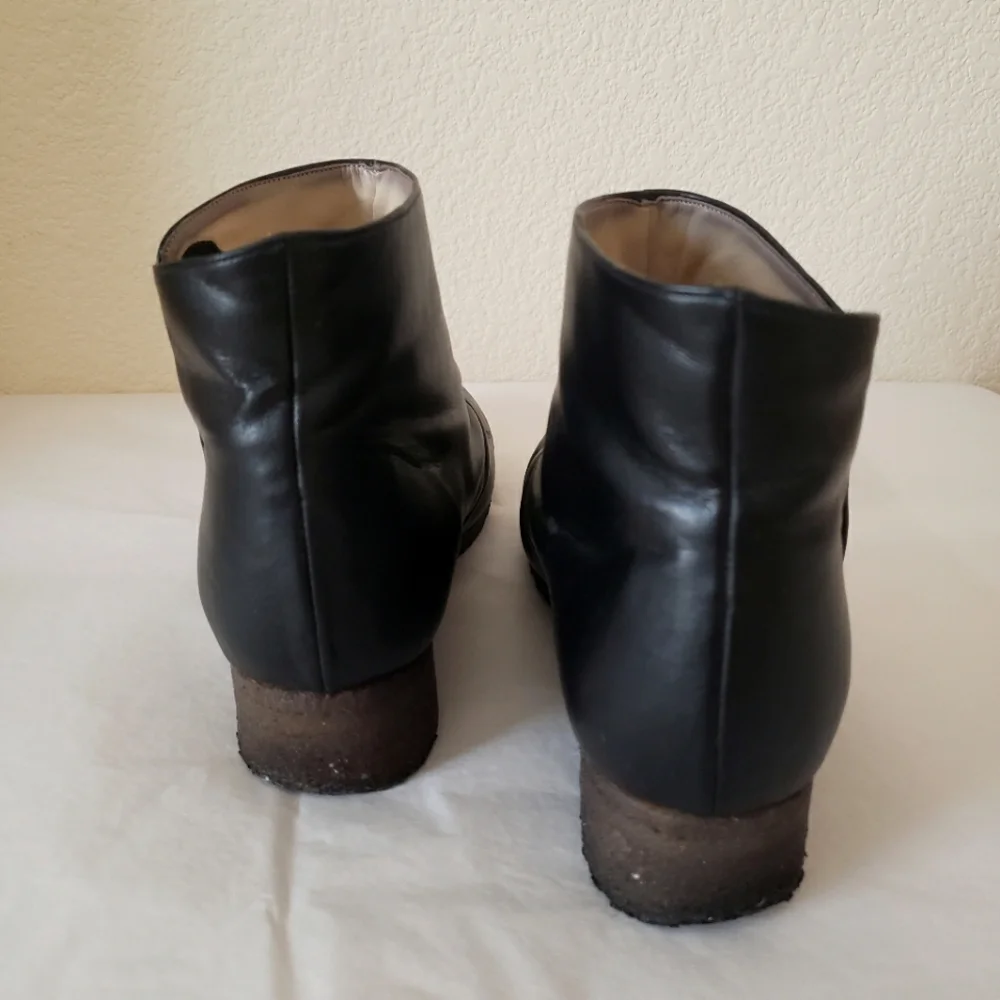 Sydney Brown black leather boots 8